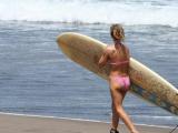Qui dit surfeurs dit... surfeuses ! version longboard