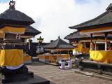 Le temple au pied du Gunung Agung