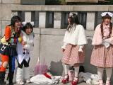 Jeunes japonaises déguisées dans le quartier d'Harajuku
