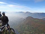 Francois et David au St Eynard, au dessus du Rachet et de la Bastille, le Vercors au fond